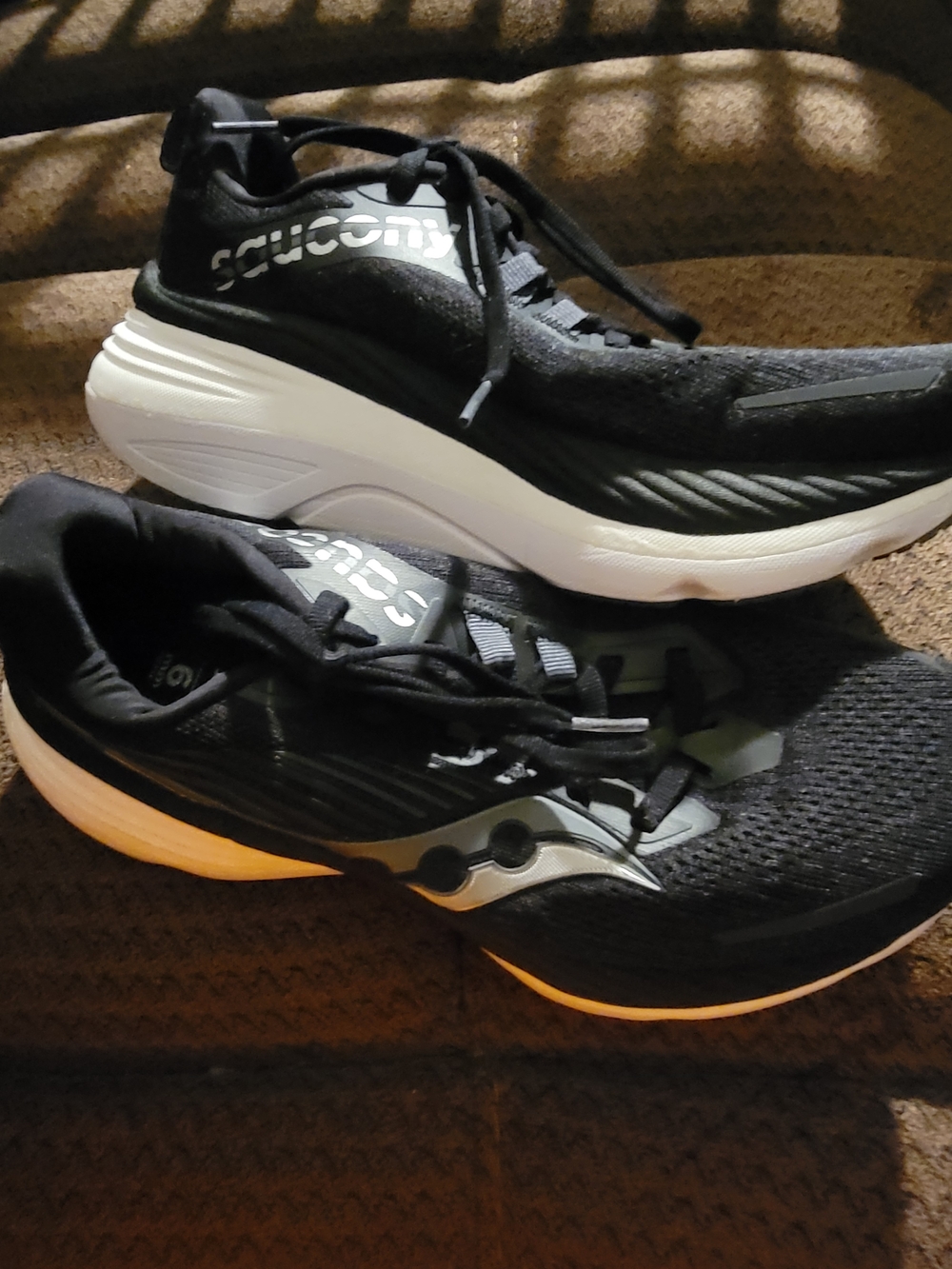 Saucony HURRICANE 24 Black/ White Women's Athletic Shoes